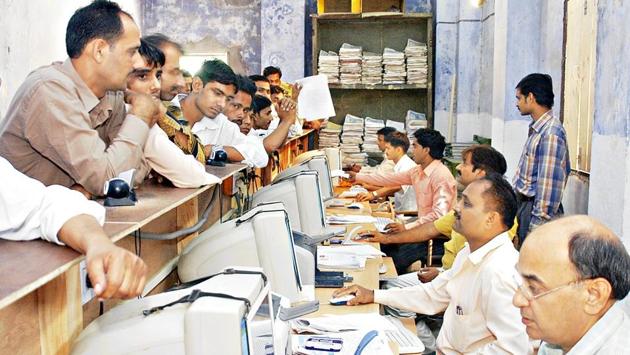 The Cabinet on Wednesday approved additional 2% hike in Dearness Allowance (DA) and Dearness Relief (DR), a move that will benefit about 1.1 crore central government employees and pensioners, an official release said. (HT Archive) The Cabinet on Wednesday approved additional 2% hike in Dearness Allowance (DA) and Dearness Relief (DR), a move that will benefit about 1.1 crore central government employees and pensioners, an official release said. (HT Archive)