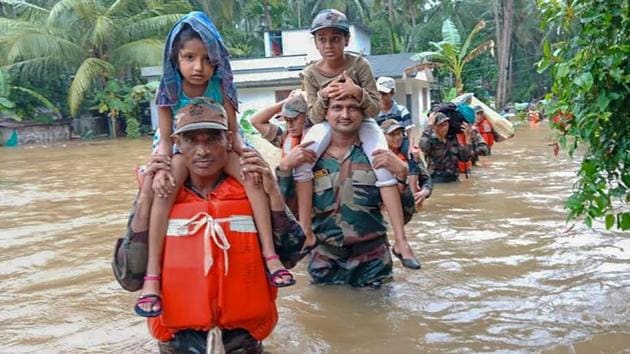 Soldiers conduct rescue and evacuation drive in flood-affected regions of Kerala, August 19(PTI)