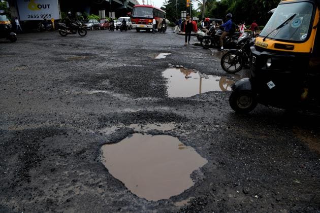 The Sion -Panvel highway has become a problem for the people during monsoon.(HT PHOTO)
