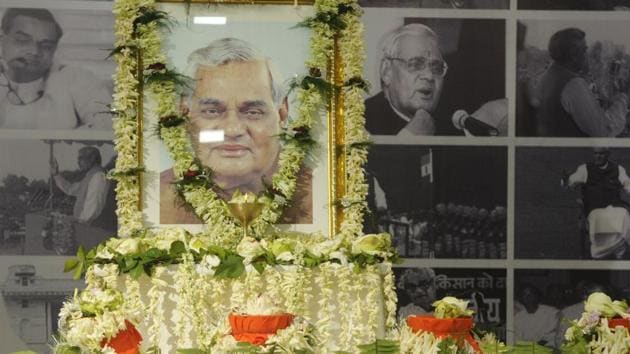 Urns containing ashes of former Prime Minister Atal Bihari Vajpayee kept at Bharatiya Janata Party (BJP) office in Kolkata, August 23, 2018. The south Delhi civic body has decided to name its HQs after the late PM.(Samir Jana/ HT Photo) Urns containing ashes of former Prime Minister Atal Bihari Vajpayee kept at Bharatiya Janata Party (BJP) office in Kolkata, August 23, 2018. The south Delhi civic body has decided to name its HQs after the late PM.(Samir Jana/ HT Photo)