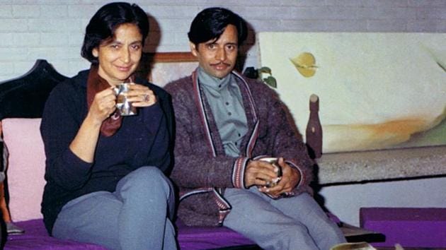 A rare photograph of Amrita Pritam and her partner, Imroz, in 1969. She wrote a poem ‘Shaam ka Phool’ (The evening flower) after her first meeting with Imroz. The poet felt that Imroz, who was 10 years younger, met her a bit too late in life. (Ravinder Ravi) A rare photograph of Amrita Pritam and her partner, Imroz, in 1969. She wrote a poem ‘Shaam ka Phool’ (The evening flower) after her first meeting with Imroz. The poet felt that Imroz, who was 10 years younger, met her a bit too late in life. (Ravinder Ravi)