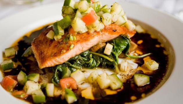 Mediterranean diet includes a high consumption of monounsaturated fats (widely present in extra virgin olive oil) and fish, but also a moderate consumption of alcohol, preferably during meals.(Unsplash) Mediterranean diet includes a high consumption of monounsaturated fats (widely present in extra virgin olive oil) and fish, but also a moderate consumption of alcohol, preferably during meals.(Unsplash)