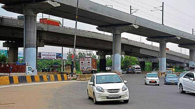 An interchange will also be constructed at Meerut crossing (above), near NH-58. (Sakib Ali/HT Photo) An interchange will also be constructed at Meerut crossing (above), near NH-58. (Sakib Ali/HT Photo)