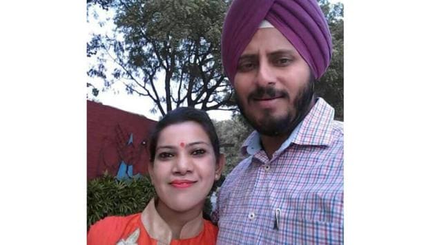 Victim Dharamjit Kaur, 30, with her husband Rupinder Pal Singh. (HT Photo) Victim Dharamjit Kaur, 30, with her husband Rupinder Pal Singh. (HT Photo)