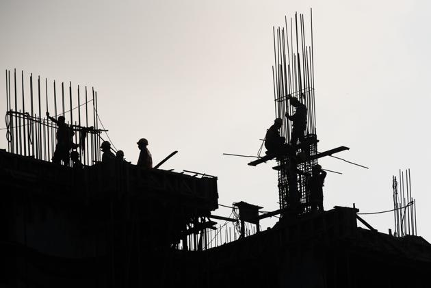 The construction ban is likely to hit Mumbai, one of the biggest real estate markets in India and the timely delivery of housing projects.(HT File) The construction ban is likely to hit Mumbai, one of the biggest real estate markets in India and the timely delivery of housing projects.(HT File)