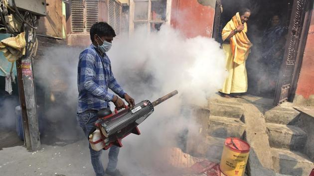 A fumigation drive to eliminate mosquitoes to reduce dengue threat. (HT File Photo) A fumigation drive to eliminate mosquitoes to reduce dengue threat. (HT File Photo)