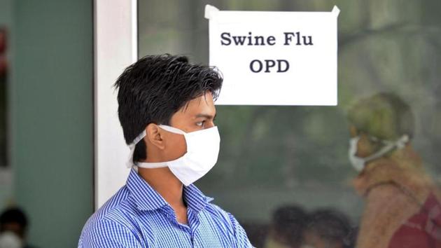 Swine flu suspect patients outside swine flu screening centre Swine Flu (H1N1 Influenza Virus) ward at RML Hospital in New Delhi in February 2015. A 29-year-old woman became the first victim of H1N1 in Thane this year, after she tested positive for the virus on Thursday.(HT Photo) Swine flu suspect patients outside swine flu screening centre Swine Flu (H1N1 Influenza Virus) ward at RML Hospital in New Delhi in February 2015. A 29-year-old woman became the first victim of H1N1 in Thane this year, after she tested positive for the virus on Thursday.(HT Photo)
