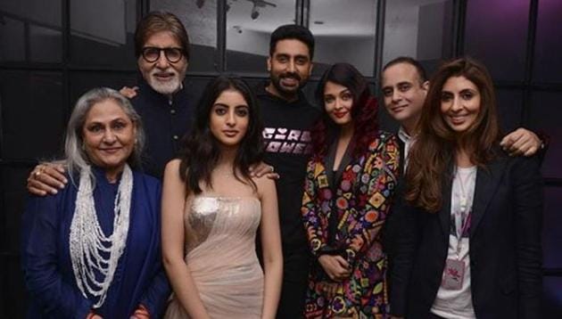 The rare occasion when the Bachchans and the Nandas were seen in a single frame.(Amitabhbachchan/Instgram)