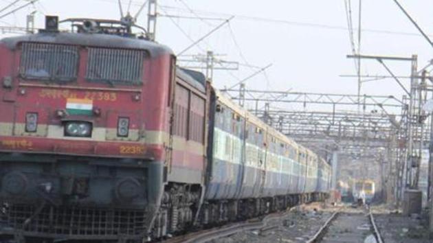 Many passengers on board a Chennai-Patna express train were robbed off their jewellery and cash by armed dacoits in Uttar Pradesh’s Chitrakoot district early on Monday, police said.(Representative Image/HT Photo) Many passengers on board a Chennai-Patna express train were robbed off their jewellery and cash by armed dacoits in Uttar Pradesh’s Chitrakoot district early on Monday, police said.(Representative Image/HT Photo)