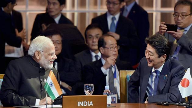 Prime Minister Narendra Modi with his Japanese counterpart Shinzo Abe during the Regional Comprehensive Economic Partnership leaders’ meeting, in Manila.(PTI)