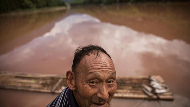 As far as Zhang the farmer is concerned, big hydro has already squeezed the life from the Zhougong, on which people have depended for decades. “Tens of thousands of people have made their living here, but soon it won’t be possible,” he said. (Damir Sagolj / REUTERS)