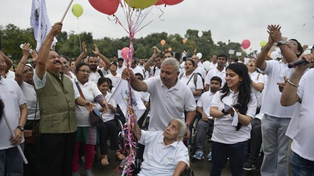 Union minister Dr. Harsh Vardhan at a rally to spread awareness on Spinal Cord Injury Day, at Rajpath in New Delhi on Sunday. (Sanchit Khanna/HT PHOTO) Union minister Dr. Harsh Vardhan at a rally to spread awareness on Spinal Cord Injury Day, at Rajpath in New Delhi on Sunday. (Sanchit Khanna/HT PHOTO)