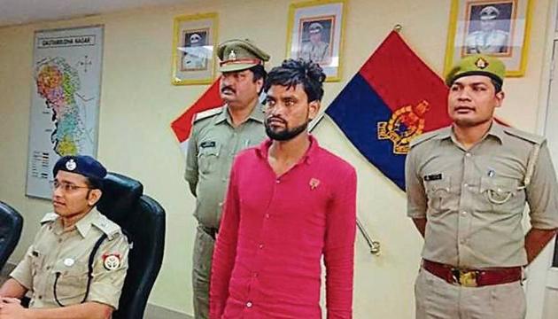 The police tracked down Rahul through mobile surveillance, and arrested him on Monday morning from the Jehangirpur bus station. (HT PHOTO) The police tracked down Rahul through mobile surveillance, and arrested him on Monday morning from the Jehangirpur bus station. (HT PHOTO)