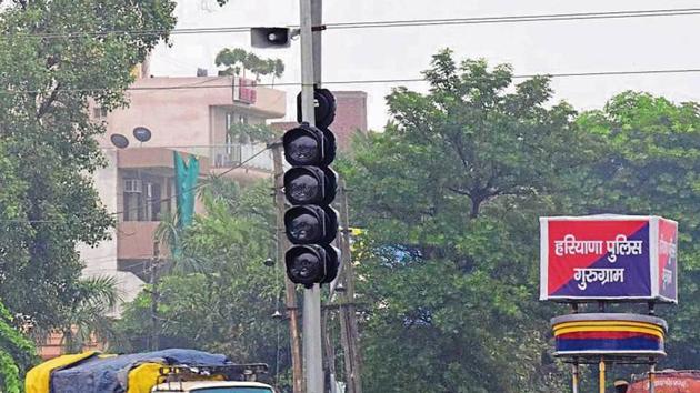 Gurugram traffic police have installed the loudspeakers to give traffic updates and alert motorists. (HT PHOTO) Gurugram traffic police have installed the loudspeakers to give traffic updates and alert motorists. (HT PHOTO)
