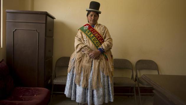Escoma councilwoman Marcela Huanca had accused the mayor of corruption shortly before he died in a car crash. His family blamed her for the death and attacked her. “Men think that women take on political positions to take away their jobs,” said UN Women’s Carolina Taborga. “This only expresses the male-chauvinistic and patriarchal mentality that persists in the organizations that that these men represent.” (Juan Karita / AP) Escoma councilwoman Marcela Huanca had accused the mayor of corruption shortly before he died in a car crash. His family blamed her for the death and attacked her. “Men think that women take on political positions to take away their jobs,” said UN Women’s Carolina Taborga. “This only expresses the male-chauvinistic and patriarchal mentality that persists in the organizations that that these men represent.” (Juan Karita / AP)
