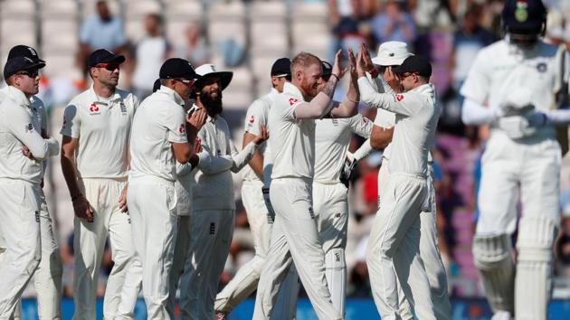 Cricket - England v India - Fourth Test - Ageas Bowl, West End, Britain - September 2, 2018 England's Ben Stokes and Joe Root celebrate taking the wicket of India's Hardik Pandya (REUTERS) Cricket - England v India - Fourth Test - Ageas Bowl, West End, Britain - September 2, 2018 England's Ben Stokes and Joe Root celebrate taking the wicket of India's Hardik Pandya (REUTERS)