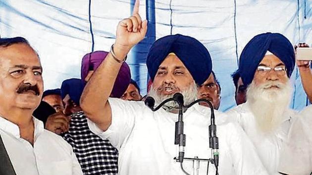 Shiromani Akali Dal president Sukhbir Singh Badal addressing party workers in Abohar on Tuesday. (HT Photo) Shiromani Akali Dal president Sukhbir Singh Badal addressing party workers in Abohar on Tuesday. (HT Photo)