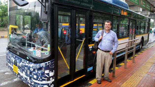Transport expert Dario Hidalgo takes the Gurugarm city bus service ride from Huda City Centre metro station to Subhash Chowk on Tuesday. (Parveen Kumar/ HT Photo) Transport expert Dario Hidalgo takes the Gurugarm city bus service ride from Huda City Centre metro station to Subhash Chowk on Tuesday. (Parveen Kumar/ HT Photo)