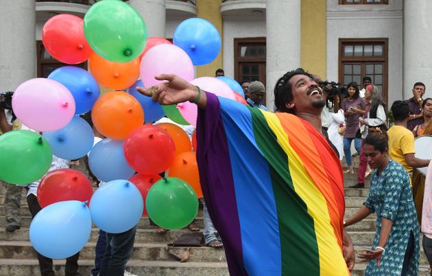 LGBT activists celebrate the verdict by Supreme Court of India which stuck down a British-era law that penalised people for their sexual orientation, in Bangalore,September 06, 2018.(Arijit Sen/HT Photo)