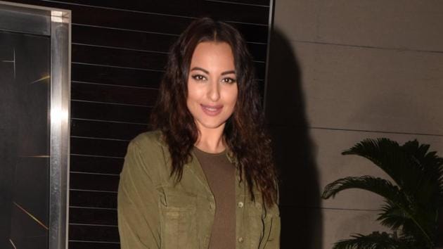 Sonakshi Sinha at the screening of JP Dutta’s Paltan in Mumbai on Thursday.(Viral Bhayani)