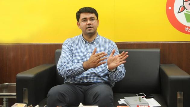 Vinay Pratap Singh, deputy commissioner of Gurugram, addresses a press conference recently. (Parveen Kumar/HT File) Vinay Pratap Singh, deputy commissioner of Gurugram, addresses a press conference recently. (Parveen Kumar/HT File)