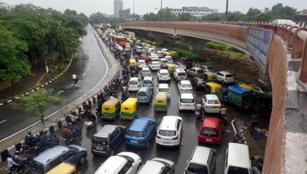 New Delhi, India - Sept. 1, 2018: Heavy traffic jam after rain due to water Logging at Ring Road ITO, Near Indira Gandhi Stadium in New Delhi, India, on Saturday, September 1, 2018. (Photo by Sonu Mehta/ Hindustan Times)(Sonu Mehta/HT PHOTO) New Delhi, India - Sept. 1, 2018: Heavy traffic jam after rain due to water Logging at Ring Road ITO, Near Indira Gandhi Stadium in New Delhi, India, on Saturday, September 1, 2018. (Photo by Sonu Mehta/ Hindustan Times)(Sonu Mehta/HT PHOTO)