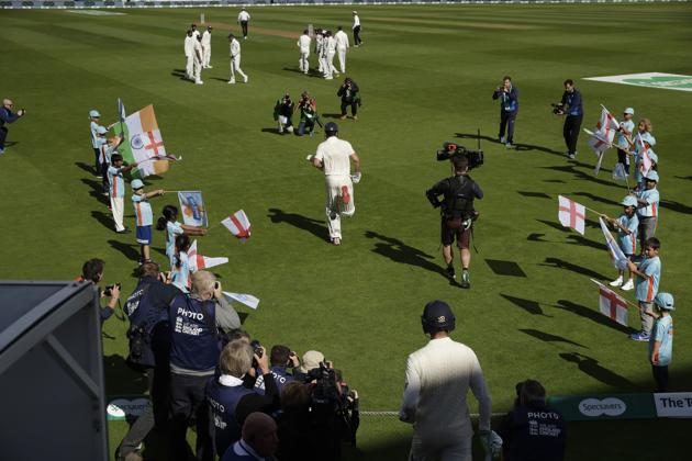 The Indian team gave Alastair Cook a guard of honour in his last match as an England player (AP) 