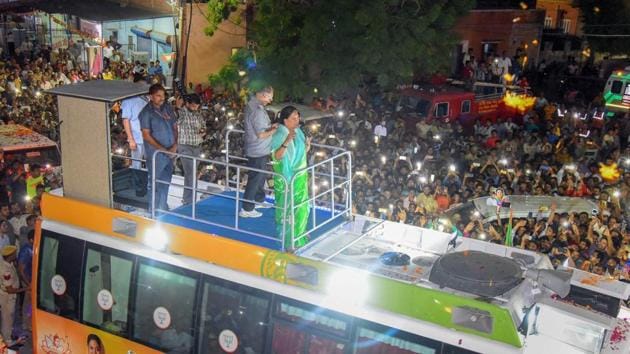 Rajasthan chief minister Vasundhara Raje during 'Rajasthan Gaurav Yatra', in Bikaner on September 6, 2018.(PTI Photo)