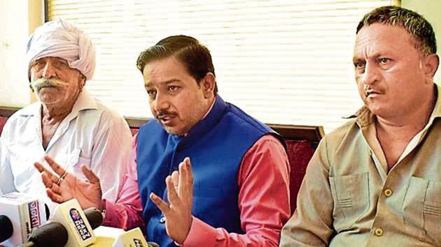Residents of 12 villages near the defunct Bandhwari waste plant held a press conference in Civil Lines, on Saturday. (HT Photo) Residents of 12 villages near the defunct Bandhwari waste plant held a press conference in Civil Lines, on Saturday. (HT Photo)