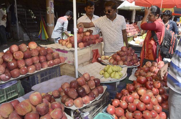 Prices of fruits and flowers will witness an increase in the next few days as well. (Ravindra Joshi/HT PHOTO) Prices of fruits and flowers will witness an increase in the next few days as well. (Ravindra Joshi/HT PHOTO)
