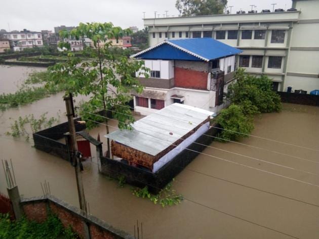 An inundated area in north Bengal after heavy rains lashed hills in Bhutan, Sikkim and Darjeeling since Sunday evening. (HT PHOTO) An inundated area in north Bengal after heavy rains lashed hills in Bhutan, Sikkim and Darjeeling since Sunday evening. (HT PHOTO)