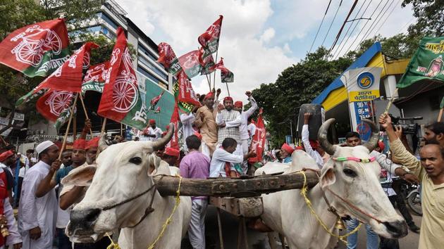 Samajwadi Party activists raise slogans holding their party flags during Bharat Bandh in Patna . The shutdown evoked partial response in Telangana and Andhra Pradesh. Bus services were affected since early morning in both the states. Many private educational institutions also remained closed. (PTI) Samajwadi Party activists raise slogans holding their party flags during Bharat Bandh in Patna . The shutdown evoked partial response in Telangana and Andhra Pradesh. Bus services were affected since early morning in both the states. Many private educational institutions also remained closed. (PTI)