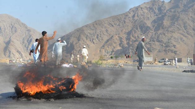 Men shout slogans against terrorists after a suicide attack among the protesters in Momandara district of Nangarhar province, Afghanistan on September 11. (AP Photo) Men shout slogans against terrorists after a suicide attack among the protesters in Momandara district of Nangarhar province, Afghanistan on September 11. (AP Photo)