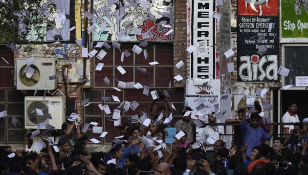 The Delhi high court also issued a notice to JNU, the Member Secretary of its Grievance Redressal Cell (GRC) and the varsity chief proctor, seeking their stand on the matter by September 27.(HT File Photo)