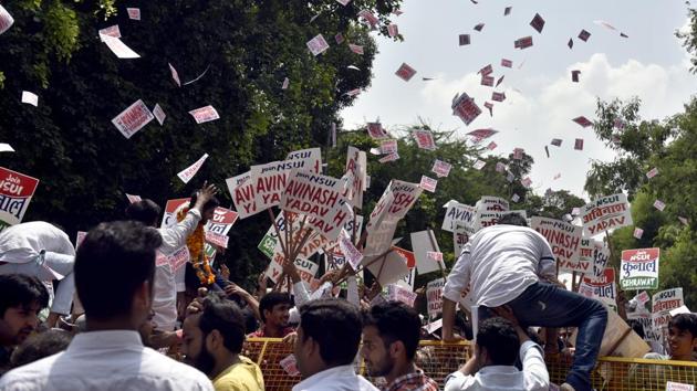 DUSU elections 2018: The NSUI student campaign for the DUSU Election 2017 at Delhi University, North Campus in New Delhi.(Sushil Kumar/HT PHOTO)