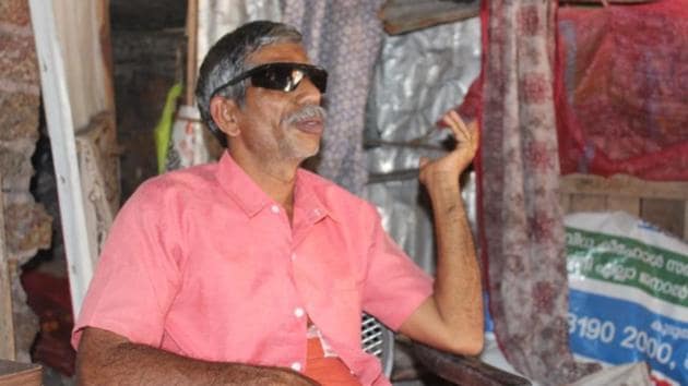 Sadasivan Nair is undergoing treatment at the Alappuzha medical college and hospital and doctors say he might lose vision in at least one of his eyes (HT Photo) Sadasivan Nair is undergoing treatment at the Alappuzha medical college and hospital and doctors say he might lose vision in at least one of his eyes (HT Photo)