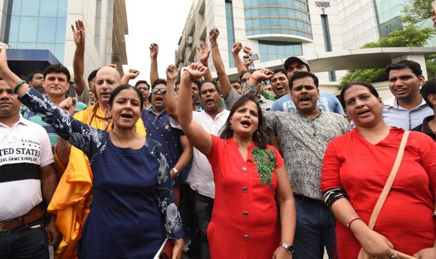 Home buyers protest against Amrapali Builders, in Noida. (HT File Photo) Home buyers protest against Amrapali Builders, in Noida. (HT File Photo)