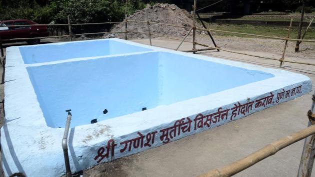 Pimpri-Chinchwad Municipal Corporation prepared Ganesh immersion tank at riverside in Pune on Wednesday.(RAVINDRA JOSHI/HT PHOTO)