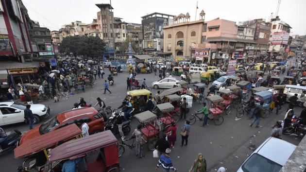In a meeting on September 7, the SRDC asked the traffic police to draw up a plan on how traffic will be controlled between Red Fort and Fatehpuri Masjid, where the restriction will be implemented during the day. (HT/File Photo) In a meeting on September 7, the SRDC asked the traffic police to draw up a plan on how traffic will be controlled between Red Fort and Fatehpuri Masjid, where the restriction will be implemented during the day. (HT/File Photo)