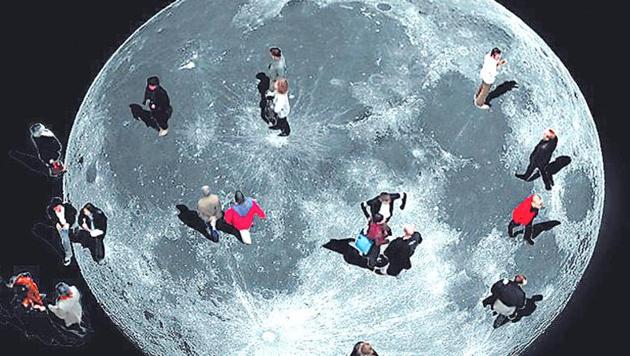 A giant camera lens will track the moon and relay HD images onto a convex surface in the gallery, giving visitors a close-up experience. (HT File Photo) A giant camera lens will track the moon and relay HD images onto a convex surface in the gallery, giving visitors a close-up experience. (HT File Photo)