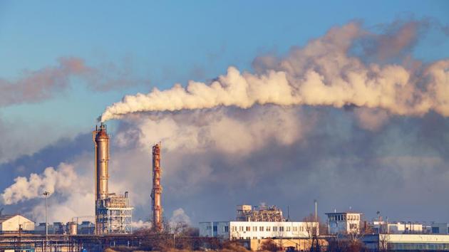 The growing middle class in South Asia is likely to buy more air conditioners to beat the heat. But many devices will be low-cost and inefficient models that will only consume more energy powered by the fossil fuels that contribute to global warming(Getty Images/iStockphoto)