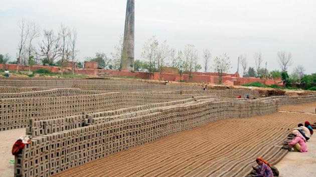 Shifting Polluting Brick Kilns To Clean Tech A Major Challenge Green Panel Hindustan Times