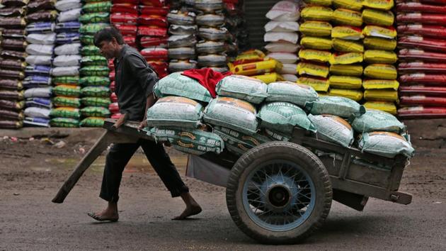 Much of the decline in CPI is due to the fall in food inflation.(Reuters File Photo)