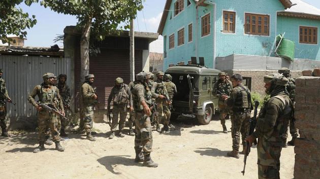 Rahul (22) in army uniform and Army CO (commanding officer) written on his car tried to enter Chaubattia, but army personnel there stopped him and sought identification documents, which he could not produce.(HT FILE PHOTO)