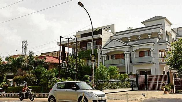 The Noida authority is scheduled to take the final decision on both the proposals – making properties freehold and allowing floor-wise registry – in its upcoming board meeting. (HT Photo) The Noida authority is scheduled to take the final decision on both the proposals – making properties freehold and allowing floor-wise registry – in its upcoming board meeting. (HT Photo)