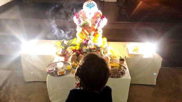 Shah Rukh Khan’s photo of his son AbRam with his Ganpati ‘Pappa’, will make you blurt out an ‘aww’. (Instagram)