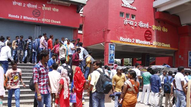 Commuters stranded at IFFCO Chowk metro station after Delhi Metro Services was disrupted, in Gurugram, India, on Sunday, August 26, 2018. (HT File Photo) Commuters stranded at IFFCO Chowk metro station after Delhi Metro Services was disrupted, in Gurugram, India, on Sunday, August 26, 2018. (HT File Photo)
