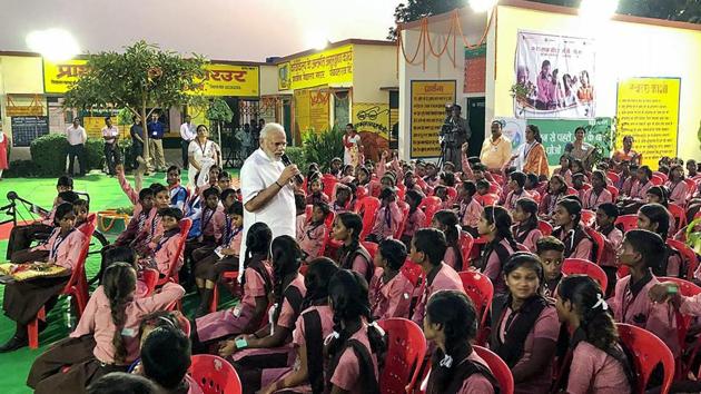 PM Narendra Modi reached Varanasi in the evening to spend the day with 300 children from schools and slums.(PTI)