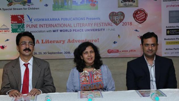 (From left) RM Chitnis, dean faculty of management MIT World Peace University; Manjiri Prabhu, PILF director, and Bharat Agarwal, managing director of Vishwakarma Publications. (HT Photo) (From left) RM Chitnis, dean faculty of management MIT World Peace University; Manjiri Prabhu, PILF director, and Bharat Agarwal, managing director of Vishwakarma Publications. (HT Photo)