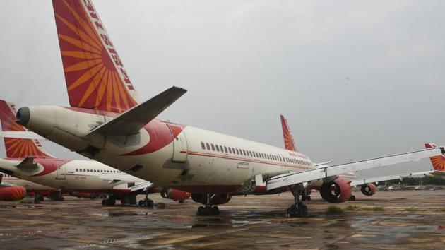 Unable to land at JFK International Airport in New York, the Air India pilot manning AI-101 had tackle the odds to land at the alternate designated airport in Newark. The incident took place on September 11.(Vipin KUmar/HT File Photo)